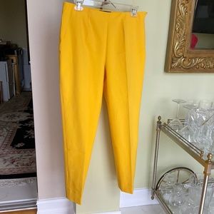 PIAZZA SEMPIONE "AUDREY" YELLOW ANKLE PANTS  SIZE 46 (ITALY) (US 10). NEVER WORN